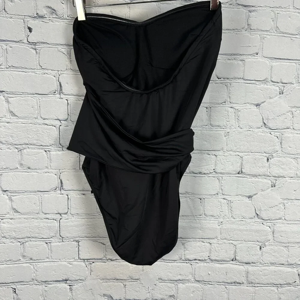 WeWoreWhat women capri